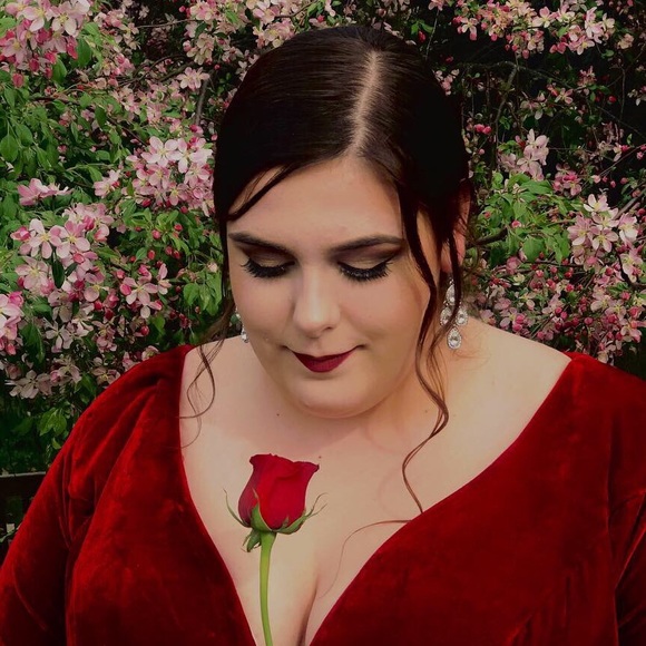 Meet your Posher, Gayle - Picture 1 of 1